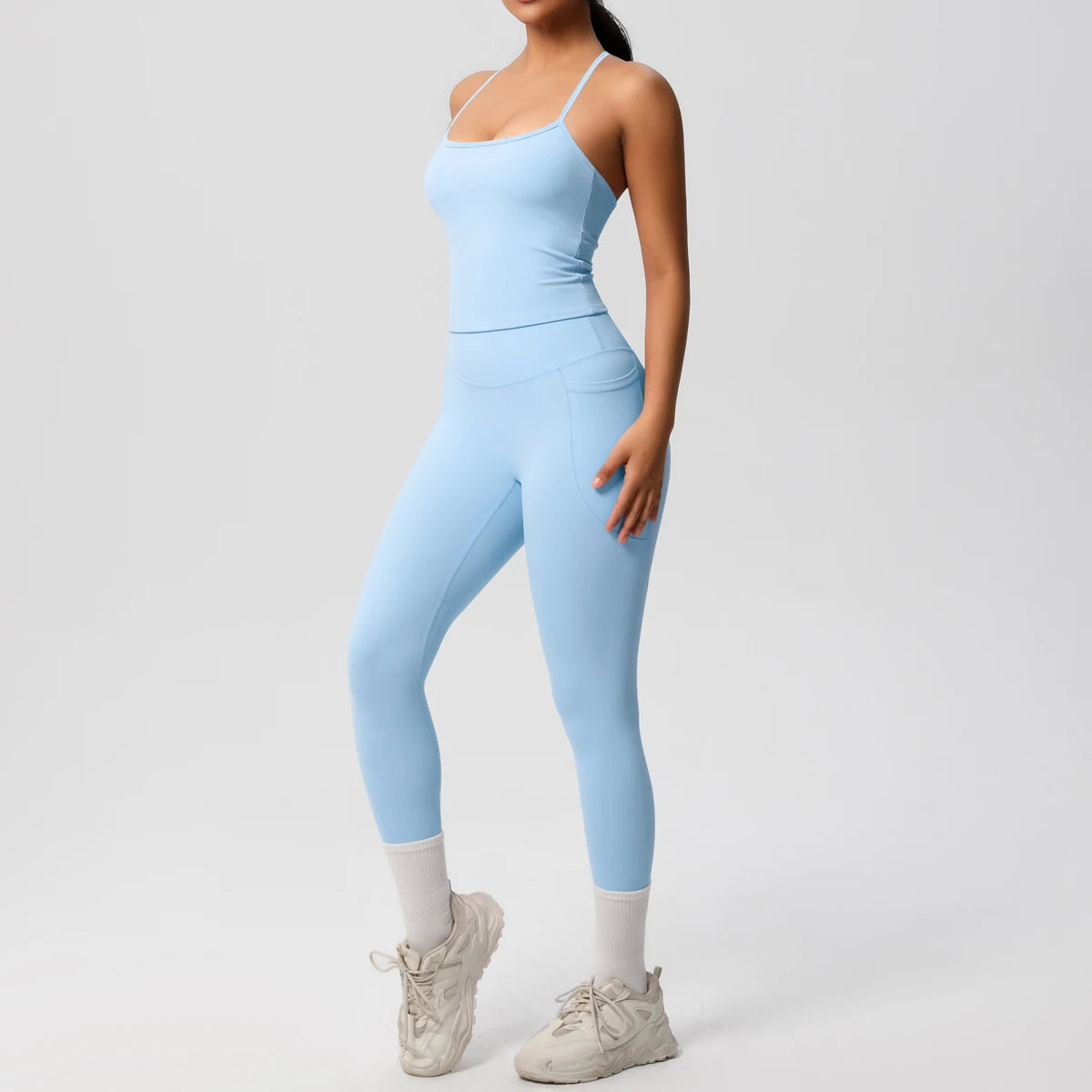Damen-Sportset (2-teilig) in Hellblau: Trägershirt und Leggings im Slim-Fit