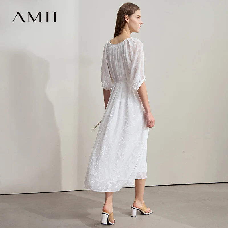 Edles Damen Kleid Mit Gürtel Und Perlendetails Aus Chiffon