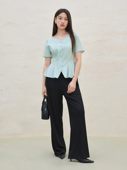 Elastisches Damen-Strickshirt in Übergröße mit kurzen Ärmeln – stilvoll und ideal für den Sommer.