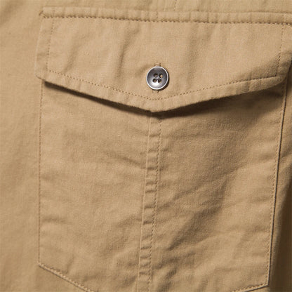 Herren Hemd im einfarbigen Militärstil mit Taschen für den Herbst
