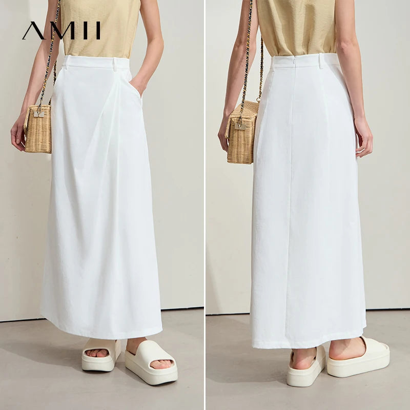 Weißer asymmetrischer Plisseerock mit drapiertem Detail am Vorderbund, Midi