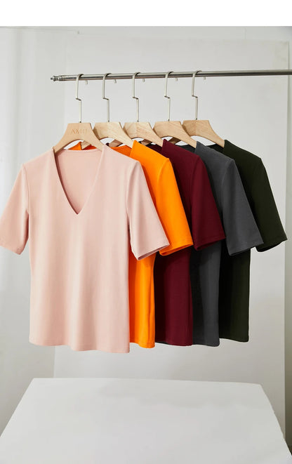 Damen T-Shirt im Minimalismus-Stil mit V-Ausschnitt und halben Ärmeln