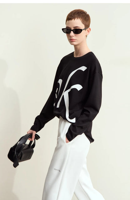 Damen T-Shirt im minimalistischen Stil mit Rundhalsausschnitt und Druckdesign