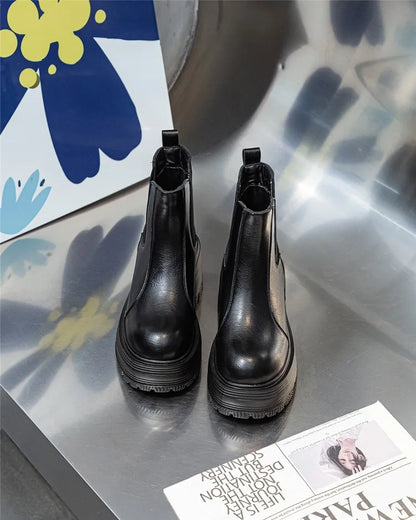 Chelsea-Stiefeletten aus Leder mit Plateausohle, schwarz, breiter profilierter Absatz