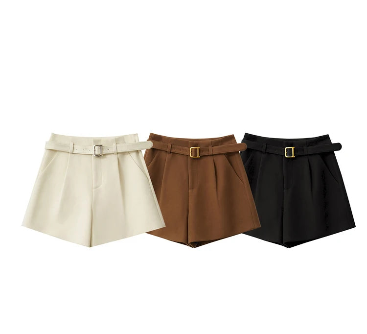 Damen Shorts im minimalistischen Stil mit Gürtel und solider Vintage-Optik