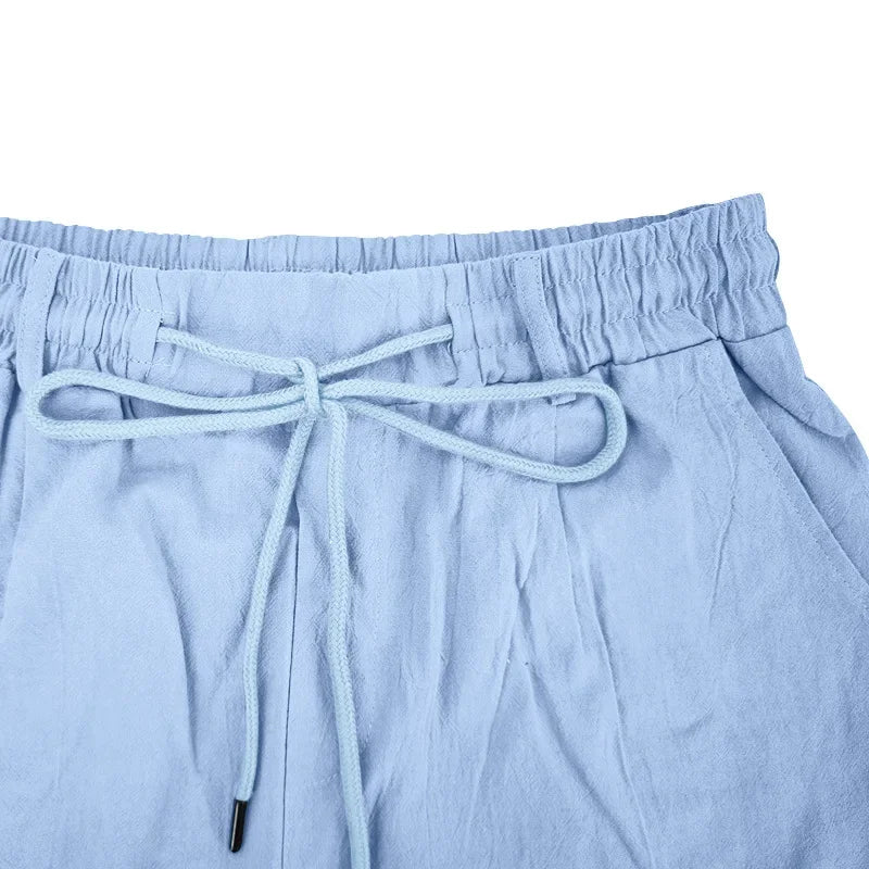 Graue Herren-Fitness-Shorts für Sommer und Training – Bequeme, elastische Dreipunkt-Hose für Laufen und Freizeit