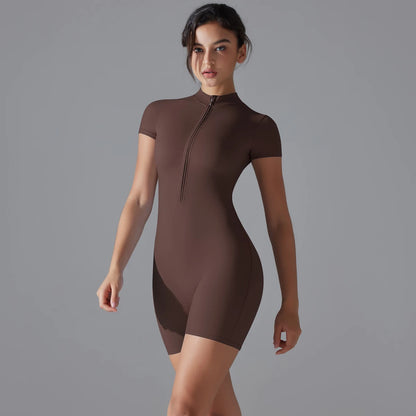 Damen Yoga-Bodysuit braun: Kurzarm, halber Frontreißverschluss, kurz, eng