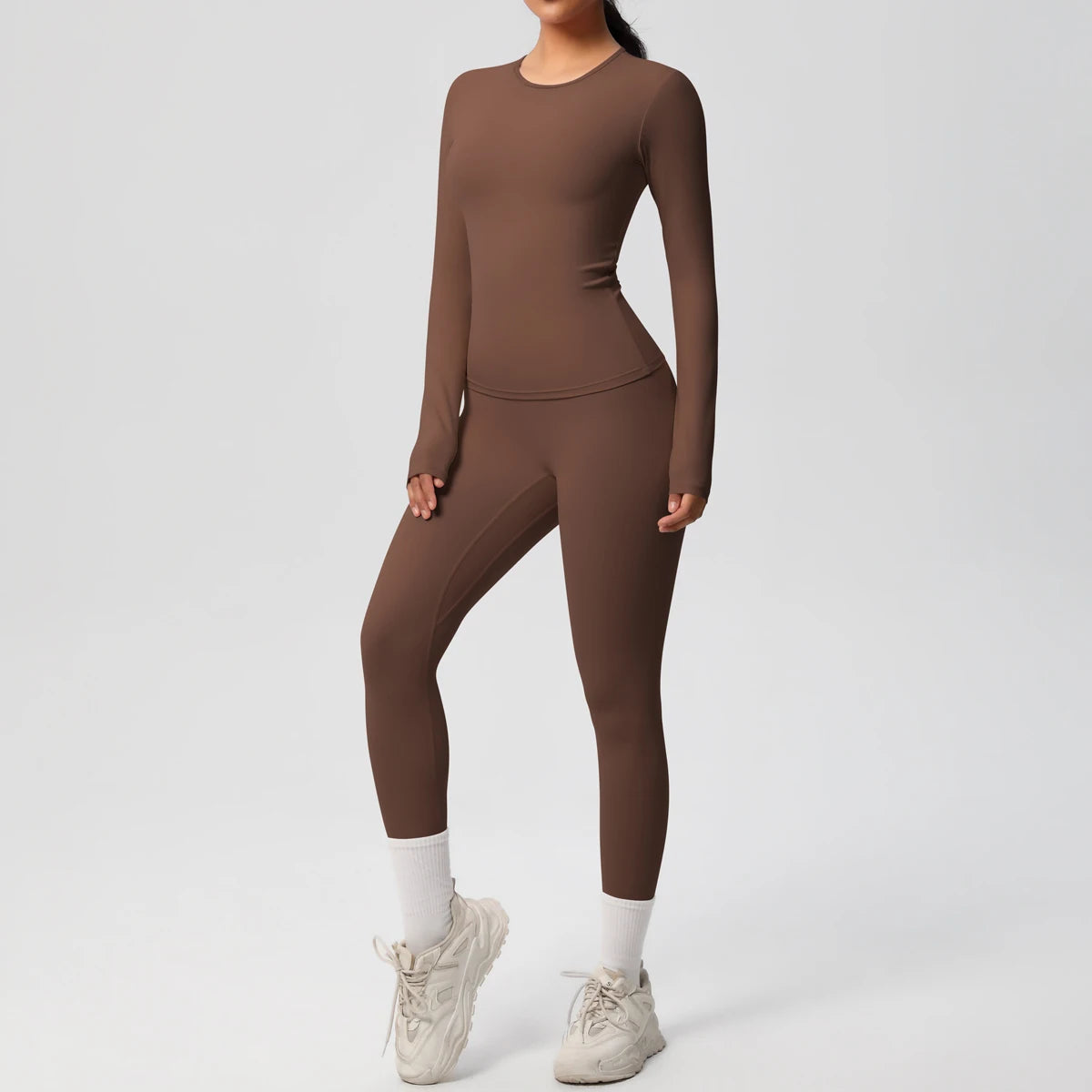 Gym-Leggings-Set mit langarmigem Sport-Top und schmalen Leggings in Braun