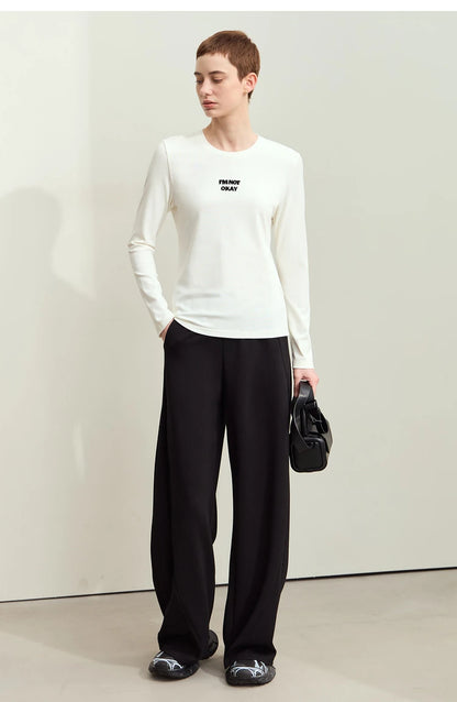 Damen T-Shirt mit minimalistischem Design und gesticktem Brief für den Herbst