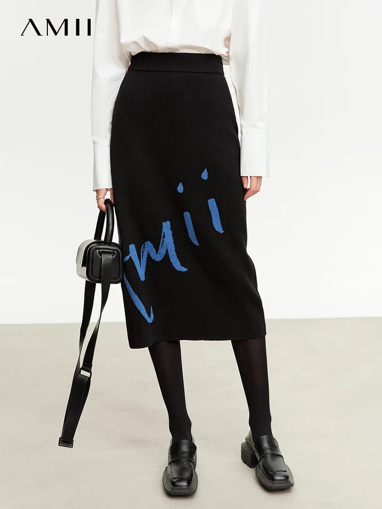 Damen-Wollrock, schwarzer Midi-Schnitt mit breitem Bund und blauem abstraktem Muster