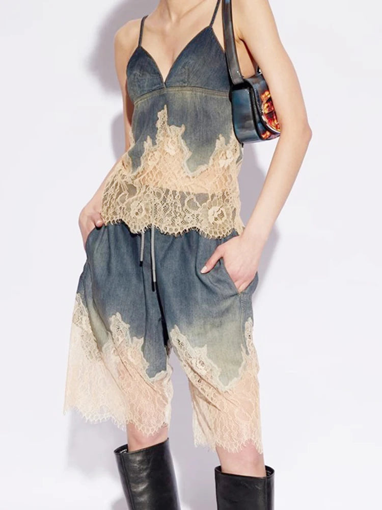 Ärmelloses Damen-Midikleid mit Rundhalsausschnitt und Patchwork-Falten im Colorblock-Design – figurbetont und stilvoll.
