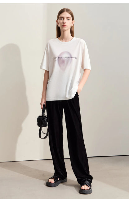 Damen T-Shirt im minimalistischen Stil mit gedrucktem Design und lässigen Ärmeln