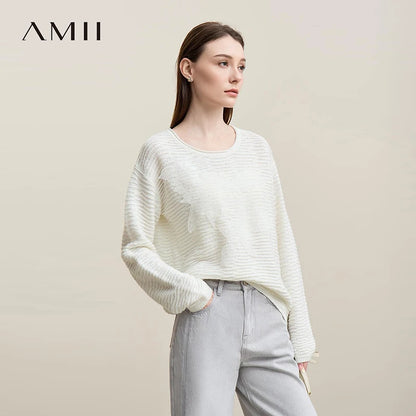 Cremefarbener Strickpullover mit Rundhalsausschnitt und feinem Zickzack-Strick
