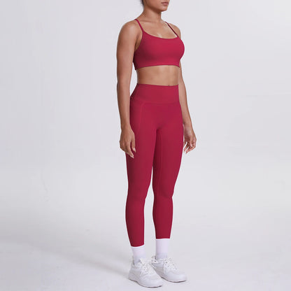 Damen Yoga-Sportset in Burgunderrot: bauchfreies Sporttop und hoch geschnittene Leggings
