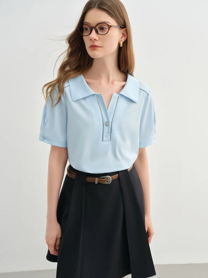 Eleganter Damen-Wollpullover mit schrägem Kragen und Schlitz – vielseitig und schick für den Frühling
