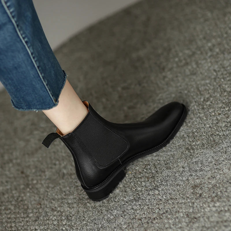 Schwarze Chelsea-Boots mit elastischem Einsatz und Blockabsatz