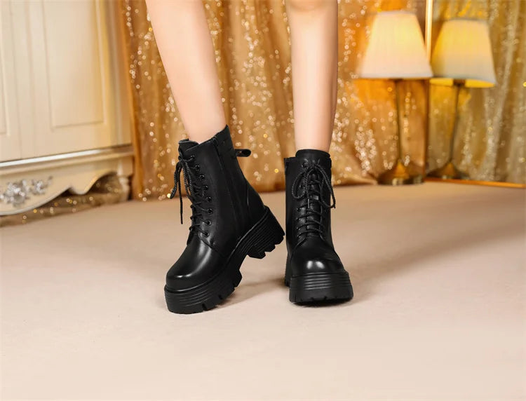 Damen-Winterstiefel mit Plateau-Sohle, schwarze Schnürstiefelette aus Wollfilz