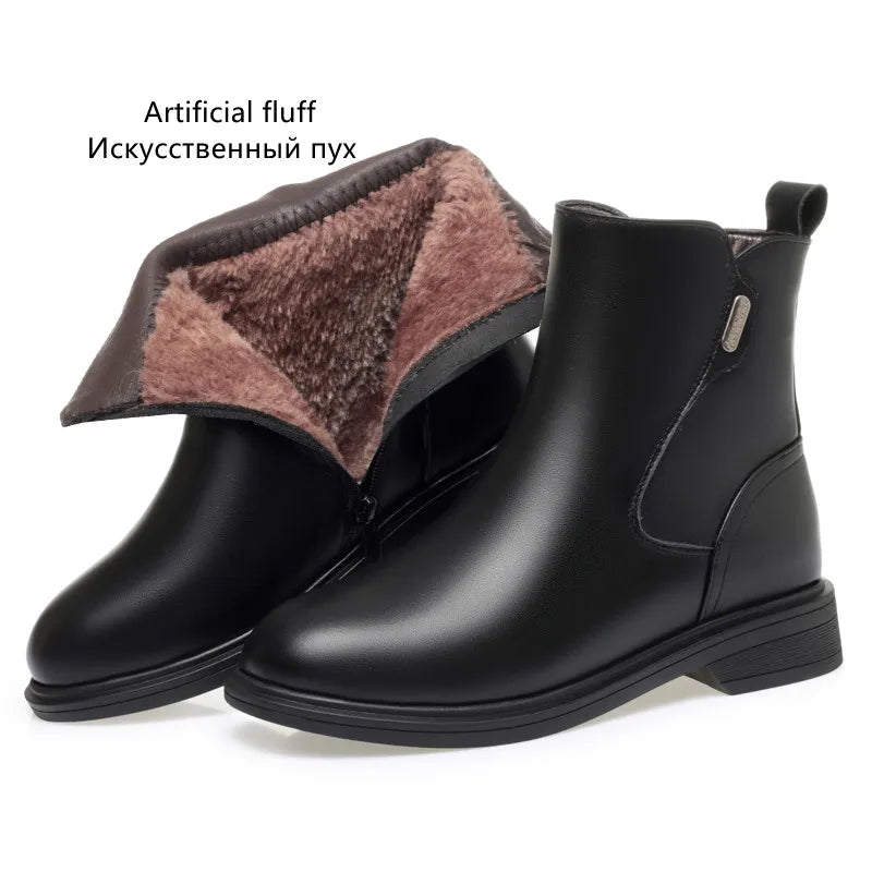 Schwarze Stiefelette mit Kunstfell-Futter in Braun/Creme und seitlichem Reißverschluss