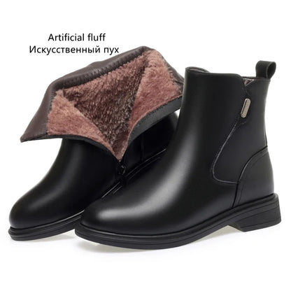 Schwarze Stiefelette mit Kunstfell-Futter in Braun/Creme und seitlichem Reißverschluss