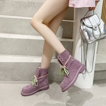 Knöchel-Bikerboots aus Wildleder, mauve, Schnürung mit grünen Bändern, gepolsterter Schaft