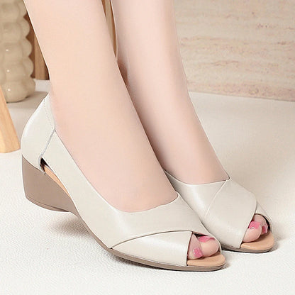 AIYUQI 2025, neue Damensandalen, Keilabsatz, flache, rutschfeste Damenschuhe, große Fischmaul-Ledersandalen für Damen