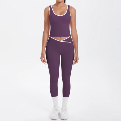 Lila Damen-Yoga-Set: ärmelloses Top und 3/4-Leggings mit kontrast Einsätzen