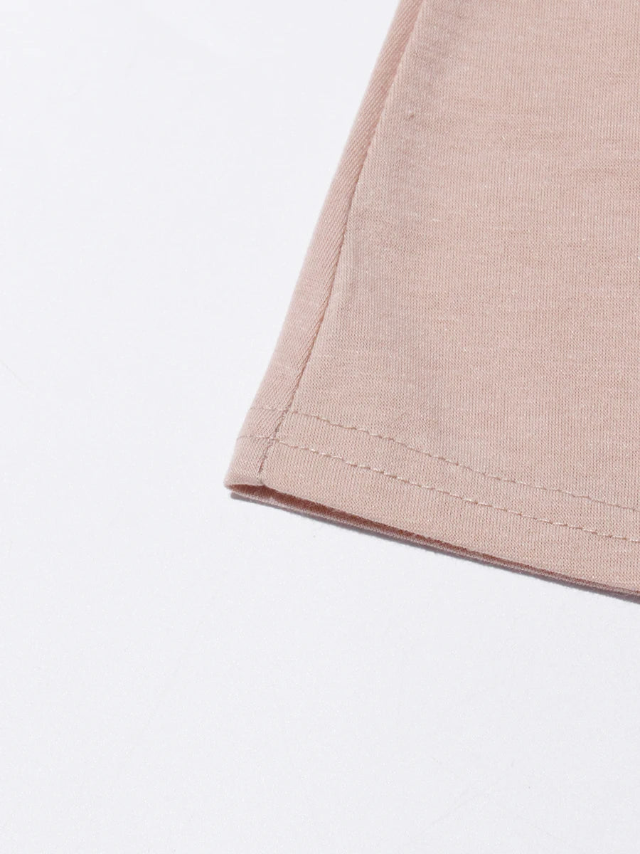 Damen-Casualjacke mit Kontrastfarben, Stickerei und langen Ärmeln – Offenes Design, kurz geschnitten.