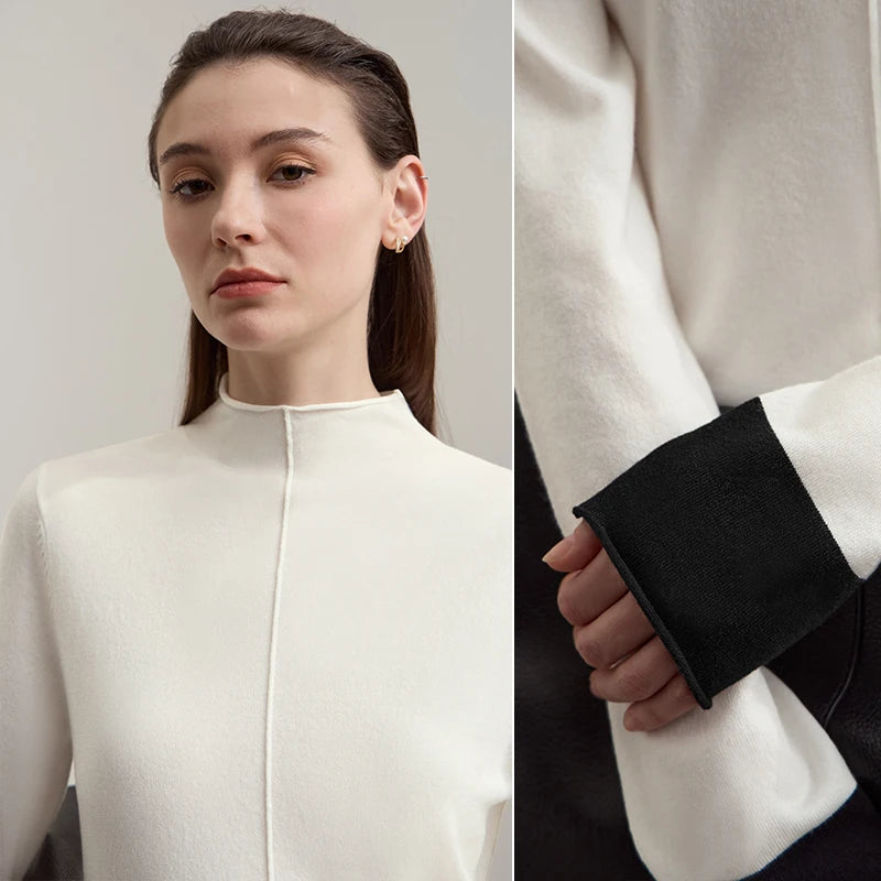Detaillansicht: beiger Pullover mit halbhohem Kragen, Bündchen und Knopfleiste