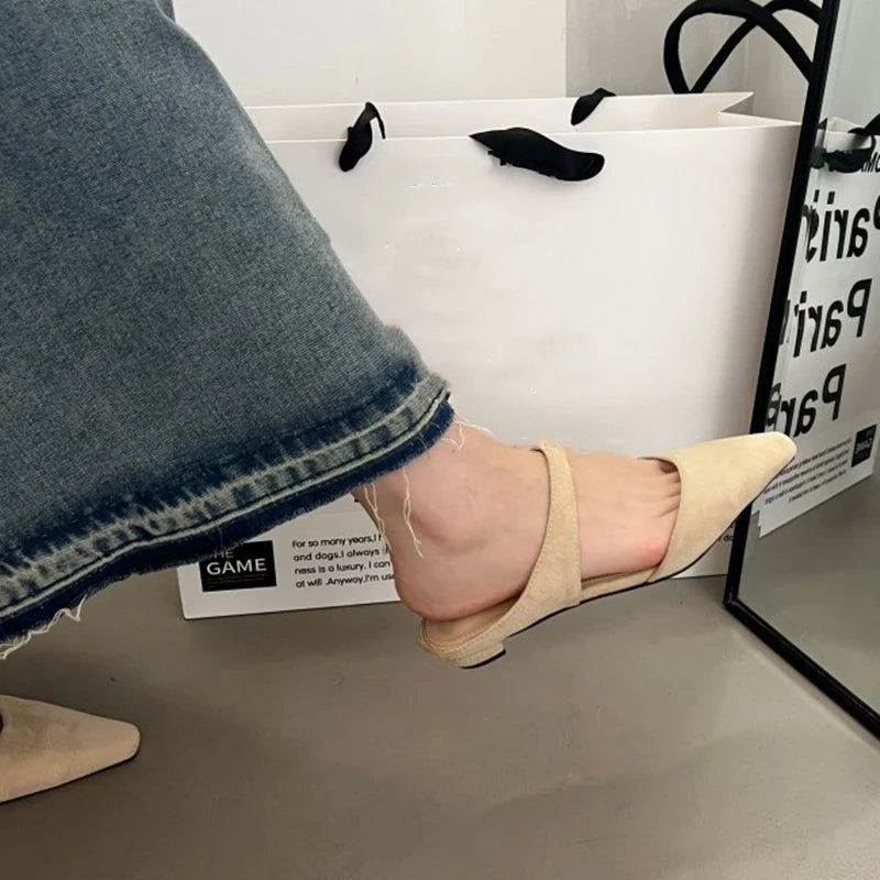 AIYUQI Frauen Maultiere 2025, Frühjahr Neue Closed Toe Frauen Maultiere Spitz Halbe hausschuhe Für Frauen Niedrigen absätzen Mode weibliche Hausschuhe
