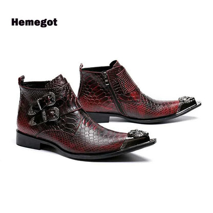 Herren-Stiefeletten mit Schlangenprägung, spitz zulaufende Zehen, Schnalle und Metallelementen