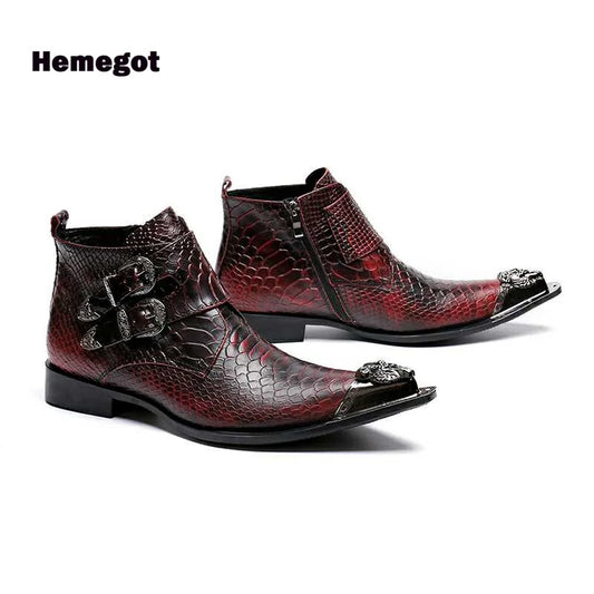 Herren-Stiefeletten mit Schlangenprägung, spitz zulaufende Zehen, Schnalle und Metallelementen