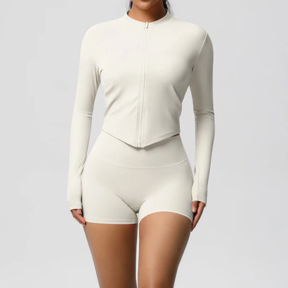 Damen-Yoga-Set in Hellivory: Zipjacke mit langen Ärmeln und Shorts