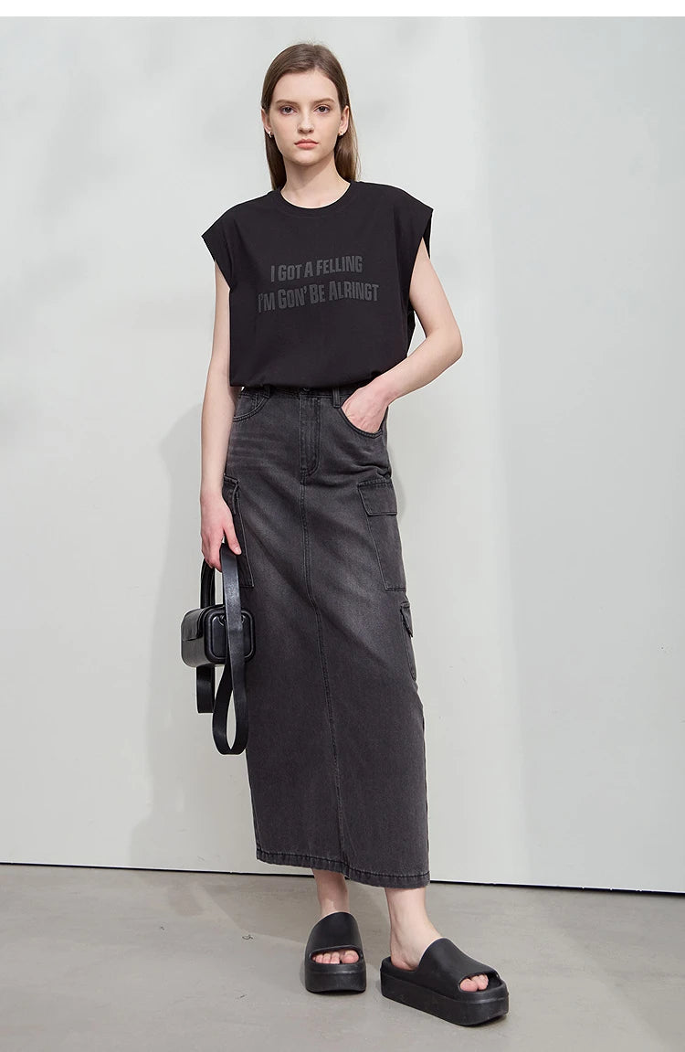 Damen T-Shirt aus Baumwolle mit lässigem O-Ausschnitt und breiten Schultern