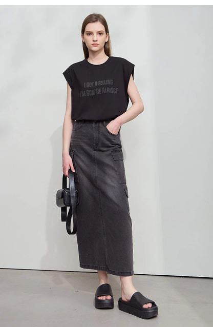 Damen T-Shirt aus Baumwolle mit lässigem O-Ausschnitt und breiten Schultern