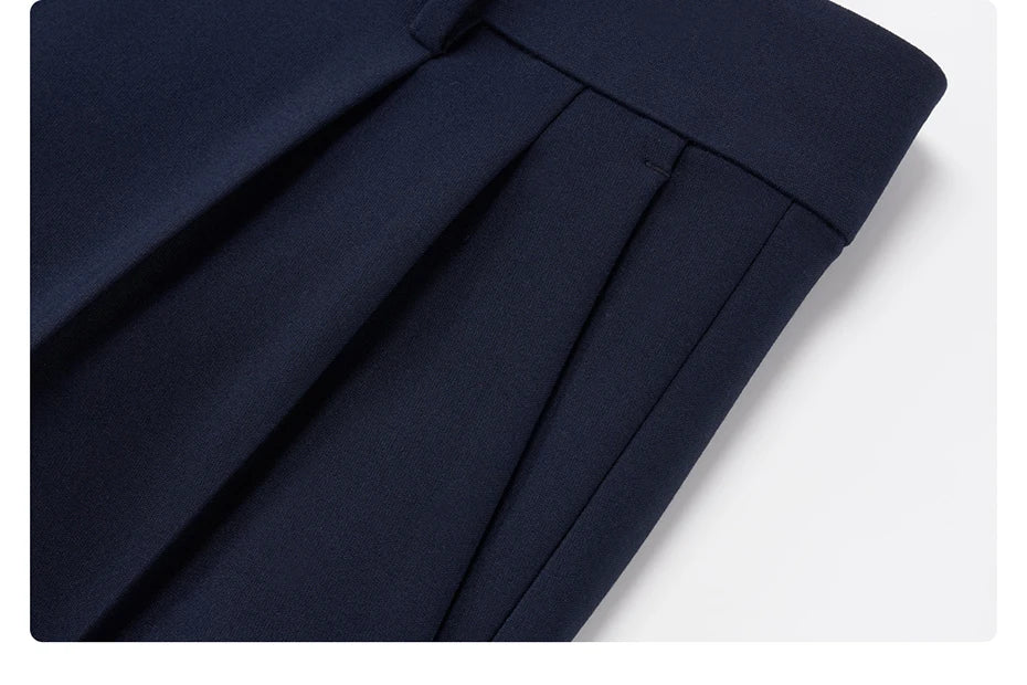 Schwarzer Herrenanzug im Slim-Fit-Stil mit Weste und Hose – ideal für Hochzeiten und formelle Anlässe