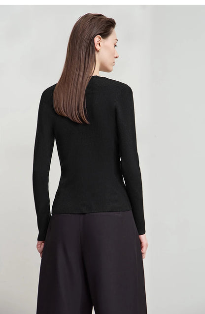 Damenpullover aus schwarzem Strick mit langen Ärmeln und geripptem Saum