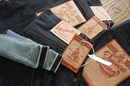 Herren Jeans aus Sommer Selvedge Denim mit lockerer Passform und hohem Bund