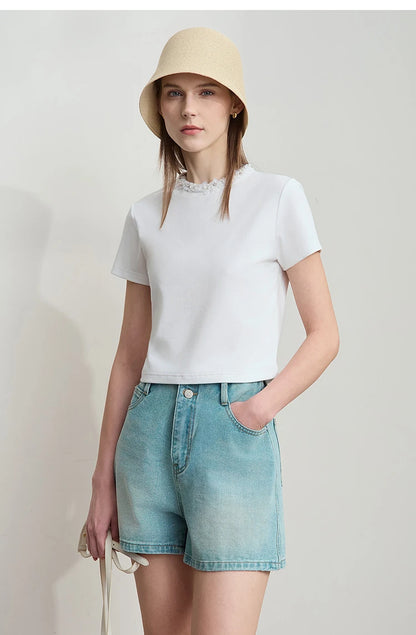 Damen Kurz-T-Shirt im minimalistischen Stil mit elastischen Perlen und Pailletten-Dekoration