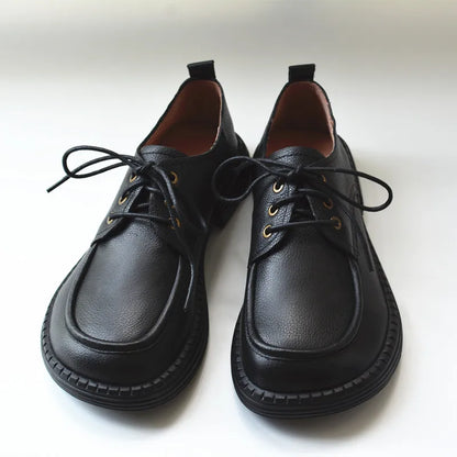 Herren-Lederschuhe schwarz mit Schnürsenkeln, runder Spitze und Leistenoptik