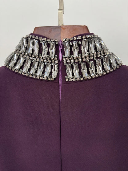 Zweiteiliges Damen-Set mit Stickerei: Langarm-Oberteil mit Reverskragen und hoch taillierte, lange Hose – stilvoll und elegant.