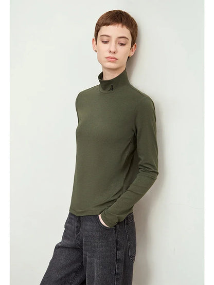 Damen T-Shirts im Minimalismus-Stil mit Mock-Neck und Stickerei aus Baumwolle