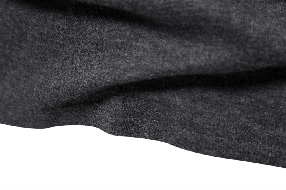 Herren T-Shirt mit hohem Kragen für lässige Herbst- und Wintermode