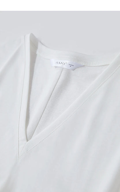 Damen Top im minimalistischen Sommerstil mit einfarbiger Buchstabenstickerei