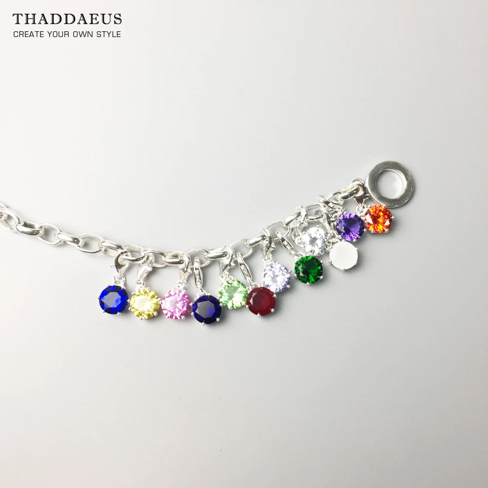 Sterlingsilber-Armband mit Farbstein-Anhängern und Karabineröse, Detailaufnahme