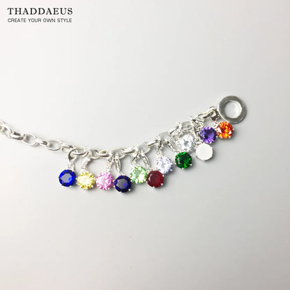 Sterlingsilber-Armband mit Farbstein-Anhängern und Karabineröse, Detailaufnahme