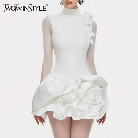 Elegantes Damen-Kleid mit Reverskragen, langen Ärmeln und Patchwork-Design – figurbetont und stilvoll.