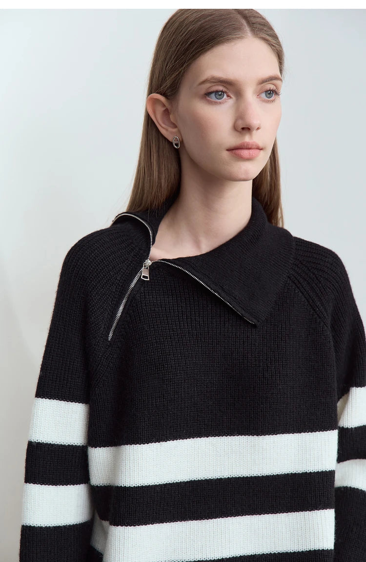Damen-Rollkragenpullover schwarz aus Strick, breiter weißer Streifen, kurzer Reißverschluss
