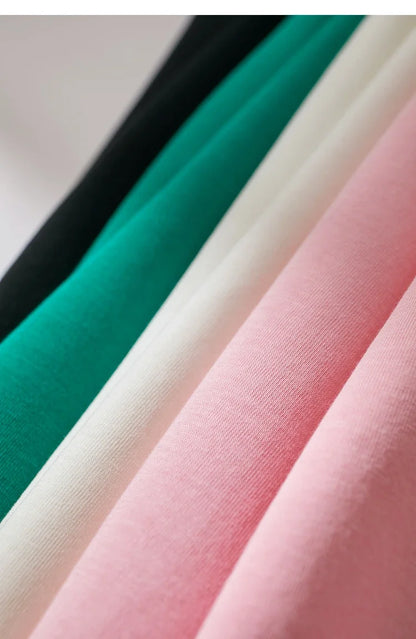 Damen Rundhals-T-Shirt im minimalistischen Stil mit lässiger Stickerei und kurzen Ärmeln