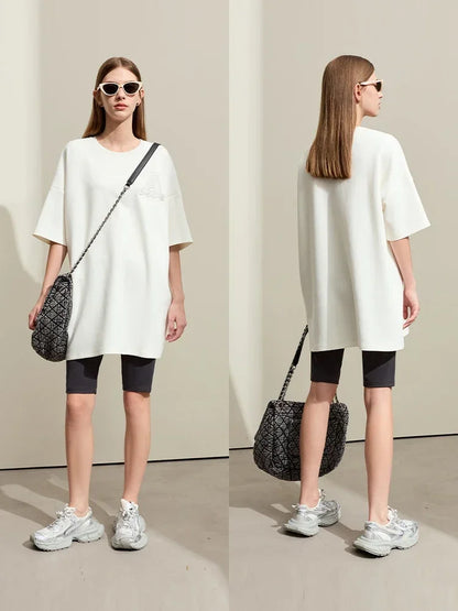 Damen Rundhals-T-Shirt im minimalistischen Stil mit lässiger Stickerei und kurzen Ärmeln