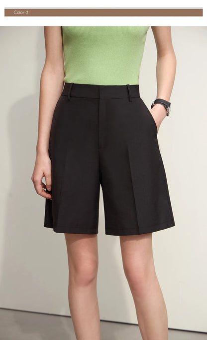 Damen Shorts im minimalistischem Stil mit Taschen für lässige Basics